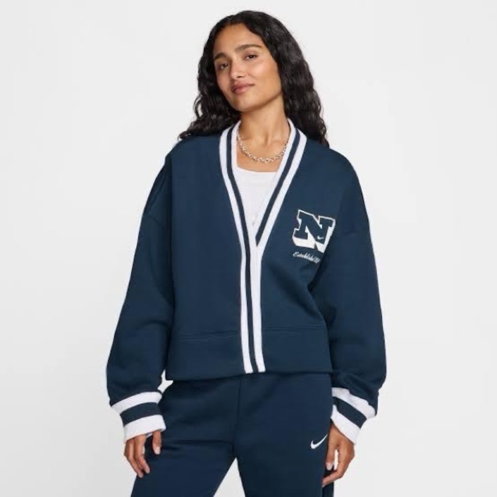 Vintage retro Nike y2k oversized cardigan sweater sweatshirt jacket